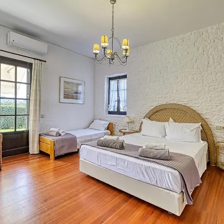 Orange Grove With Heated Private Pool וילה
